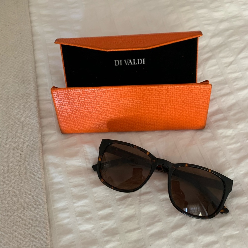 Di Valdi Tortoise Sunglasses
